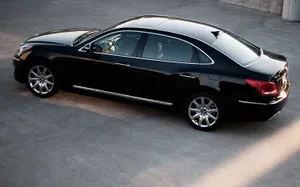 Sleek Hyundai Equus Gliding Through The Streets Wallpaper