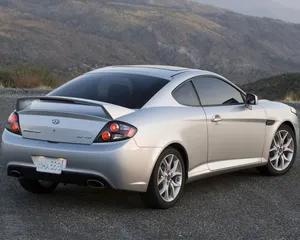 Sleek Hyundai Tiburon Sports Coupe Wallpaper