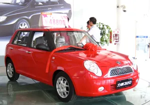 Sleek Lifan Motorcycle On The Road Wallpaper