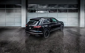 Sleek Volkswagen Touareg In Outdoor Setting Wallpaper