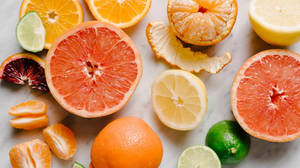 Slices Of Sour Fruits Wallpaper