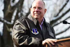 Smiling Manat Podium Outdoors Wallpaper