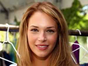 Smiling Woman Outdoors Amanda Righetti Wallpaper