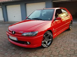 Smooth Ride With The Peugeot 306 Wallpaper