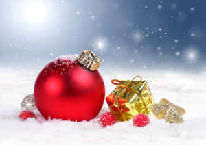 Snowfall Red Christmas Ball Wallpaper