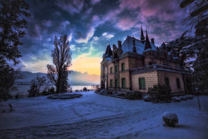 Snowy Hunegg Castle Switzerland Wallpaper