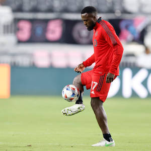 Soccer Player Jozy Altidore Kick Ups Wallpaper