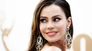 Sofia Vergara Looking Stunning In A Black Dress Wallpaper