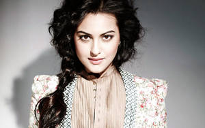 Sonakshi Sinha Elegant Look And Style Wallpaper