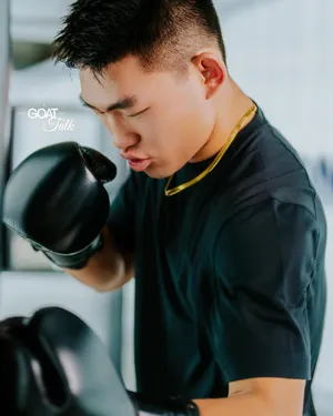 Song Yadong Close Up Portrait Wallpaper