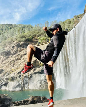 Song Yadong Training At Lake Clementine Wallpaper