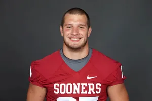 Sooners Football Player Smiling Wallpaper