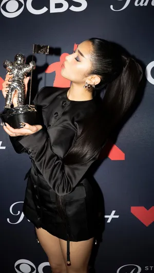 Sophia Katseye Award Moment Wallpaper