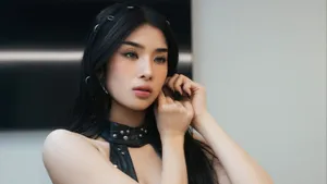 Sophia Katseye Elegant Portrait Wallpaper