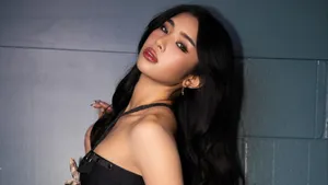 Sophia Katseye Fashion Portrait Wallpaper