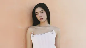 Sophia Katseye Fashion Portrait Wallpaper