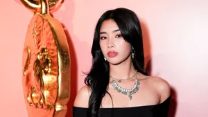 Sophia Katseye Fashion Style Wallpaper