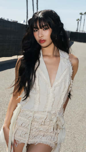 Sophia Katseye Fashion Style Wallpaper