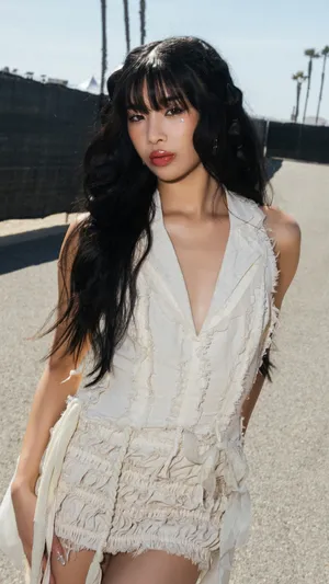 Sophia Katseye Fashion Style Wallpaper