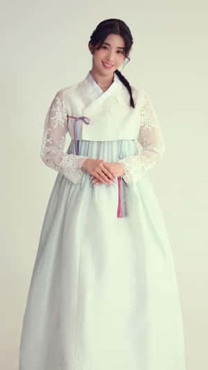Sophia Katseye In Traditional Hanbok Wallpaper