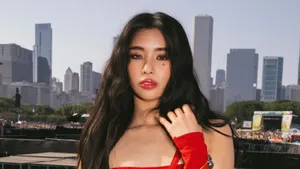 Sophia Katseye Urban Fashion Style Wallpaper