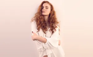 Sophie Turner Hollywood Wallpaper