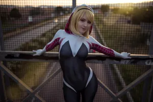 Spider Gwen Cosplay Dusk Portrait Wallpaper