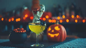 Spook Your Taste Buds With These Hauntingly Delicious Halloween Cocktails! Wallpaper