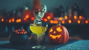 Spook Your Taste Buds With These Hauntingly Delicious Halloween Cocktails! Wallpaper