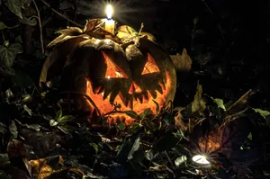 Spooky Candlelit Halloween Wallpaper