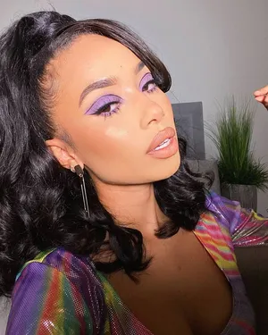 Spring Makeup: Floral Beauty With A Fresh Twist Wallpaper