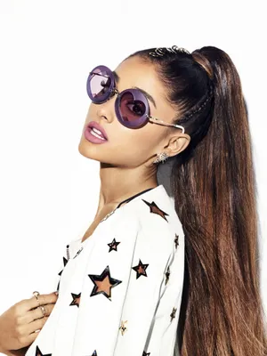 Stand Out With Purple Accessories Wallpaper