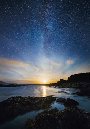Starry_ Night_ Moonset_by_the_ Coastline.jpg Wallpaper