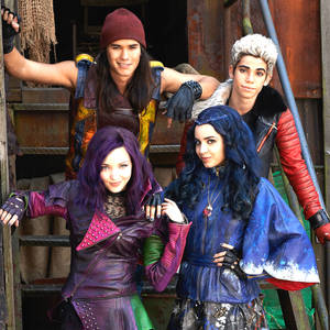 Stars Of Descendants 3 In Action Wallpaper