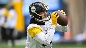 Steelers Player Catching Football Practice Wallpaper