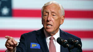 Steny Hoyer Pointing While Talking Wallpaper