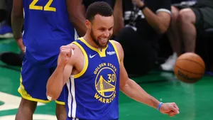 Steph Curry Celebrating With Fist Up Wallpaper