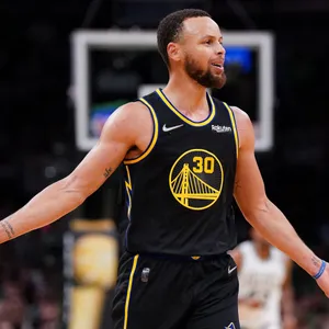 Steph Curry Wearing Black Golden State Jersey Wallpaper