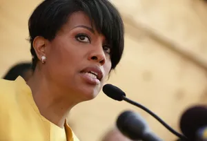 Stephanie Rawlings-blake In A Vibrant Yellow Outfit Wallpaper