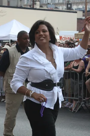 Stephanie Rawlings Blake Walking And Waving Wallpaper