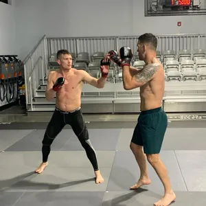 Stephen Thompson Emerging Victorious In The Cage Wallpaper