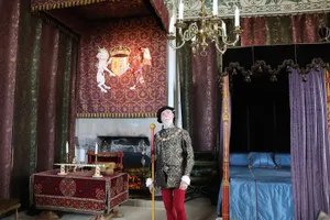 Sterling Castle Nobleman Wallpaper