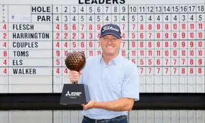 Steve Flesch In Front Of Scoreboard Wallpaper