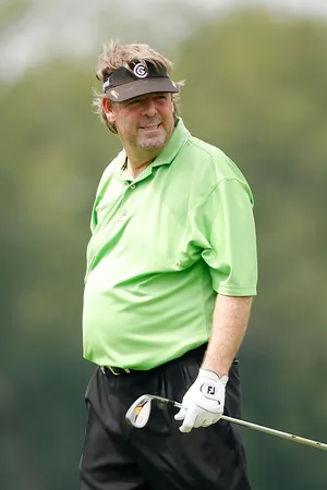 Steve Lowery In Golf Practice Wallpaper