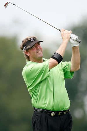 Steve Lowery Watching Golf Shot Wallpaper