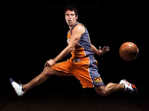Steve Nash Behind The Back Pass Wallpaper