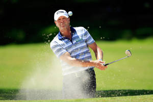 Steve Stricker Swinging The Ball Wallpaper