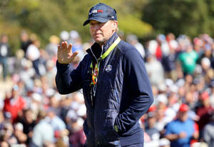 Steve Stricker Waving Wallpaper