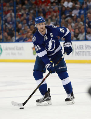 Steven Stamkos Ice Hockey Fans Wallpaper