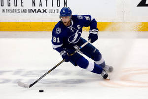 Steven Stamkos Ice Hockey Live Action Wallpaper